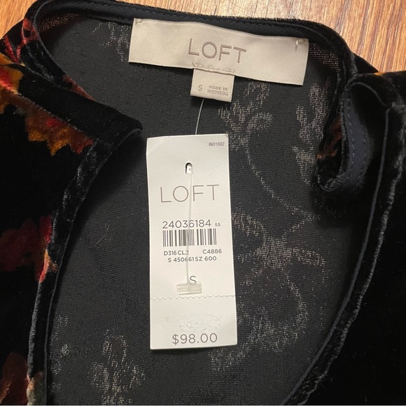 NWT Loft Black Red Floral Cold Shoulders Velvet Shift Dress Size S - Picture 13 of 16